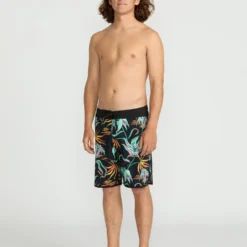 Infuse Scallop Mod 19" Boardshort - Black Green -Volcom Store A0812502 BGR 2