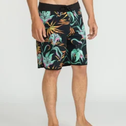 Infuse Scallop Mod 19" Boardshort - Black Green