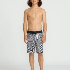 Infuse Scallop Mod 19" Boardshort - White Black 11 Infuse Scallop Mod 19" Boardshort - White Black -Volcom Store A0812502 WHB 2