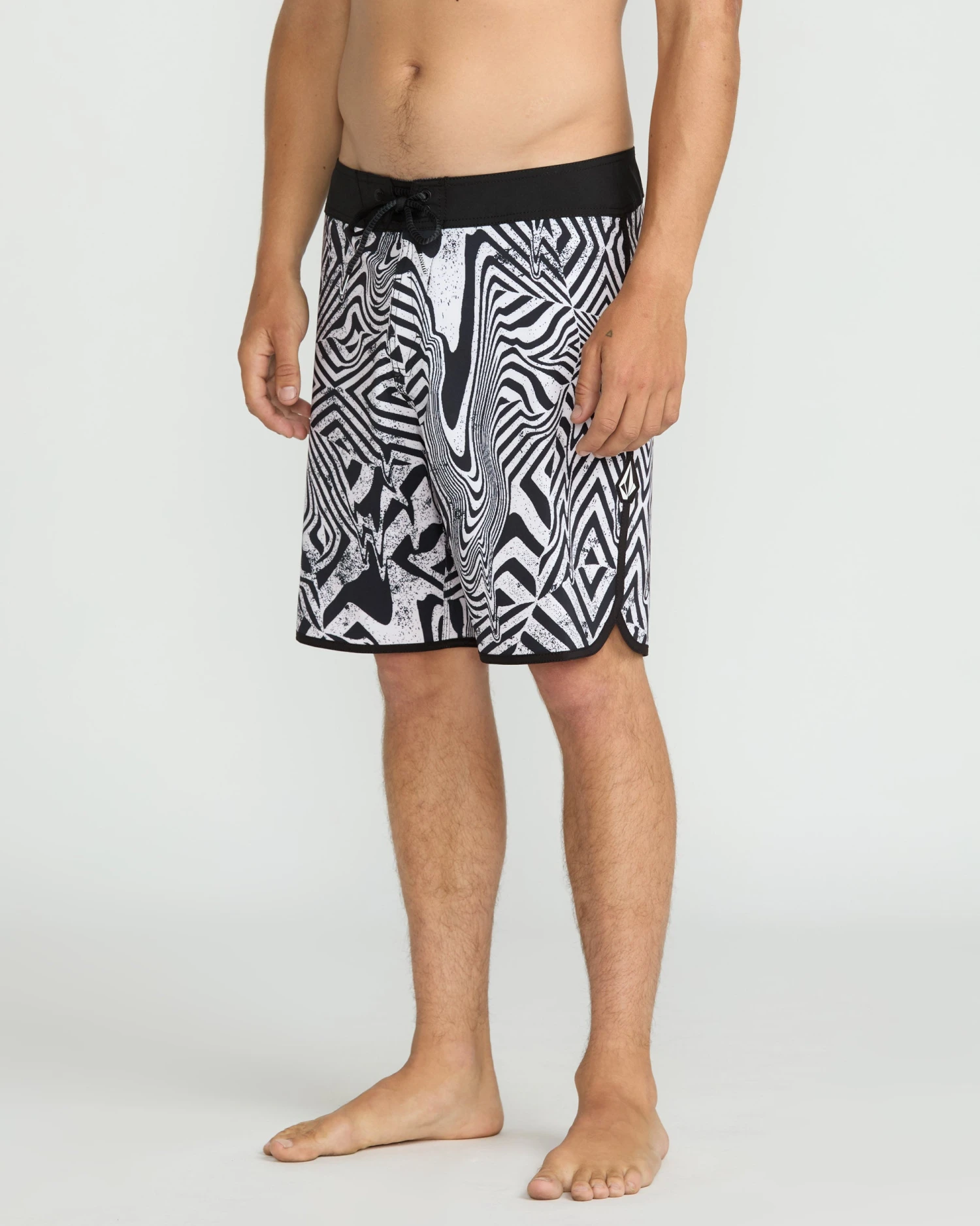 Infuse Scallop Mod 19" Boardshort - White Black 6 Infuse Scallop Mod 19" Boardshort - White Black - Image 4