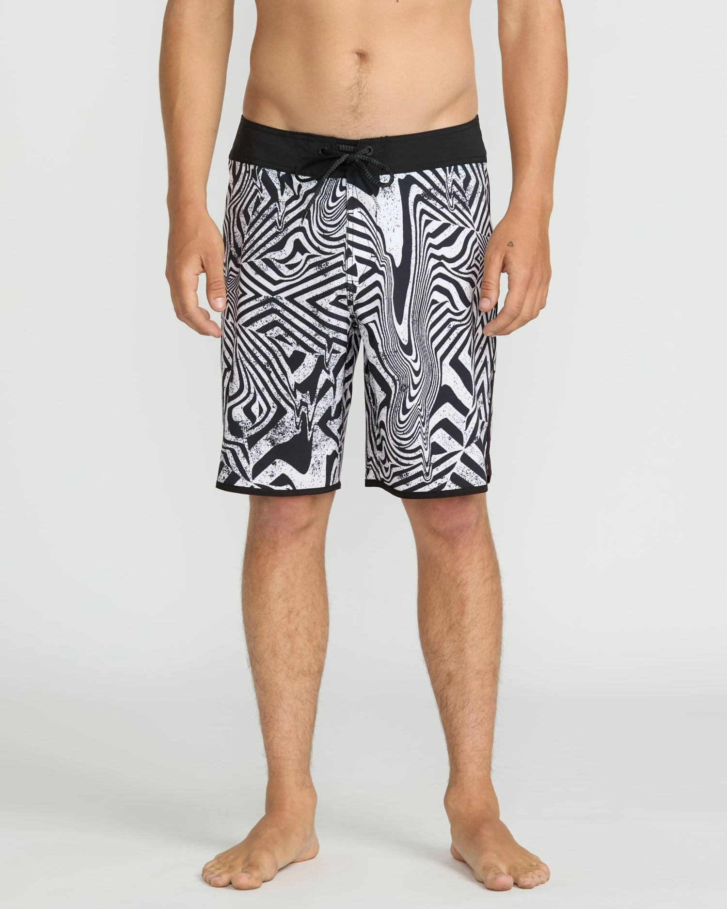 Infuse Scallop Mod 19" Boardshort - White Black 3 Infuse Scallop Mod 19" Boardshort - White Black