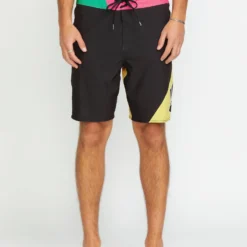 Vee Bee Mod 20" Boardshort - BLACK