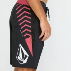 J Robinson Mod 20" Boardhsort - BLACK -Volcom Store A0812513 BLK 2