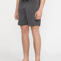Center Trunk 17" Boardshort - BLACK 12 Center Trunk 17" Boardshort - BLACK -Volcom Store A2532404 BLK 3
