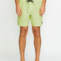 Center Trunk 17" Boardshort - MIST GREEN