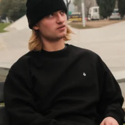 Single Stone Sweatshirt - BLACK -Volcom Store A4612513 BLK LIFESTYLE 1