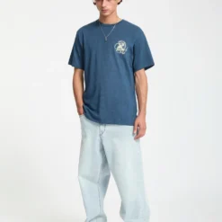 Anti Gravity T-Shirt - Cosmic Blue -Volcom Store A5732551 COS 30 f79eb297 3a08 4fb1 88ad 990bae0f4ff3