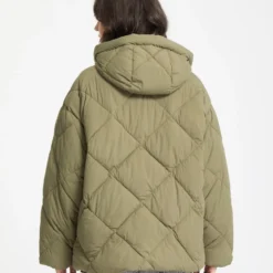 Volcom Store -Volcom Store B1732503 WMS 2