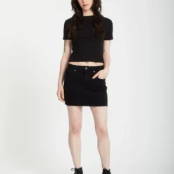 Volcomstone Tight Crop T-Shirt - Black -Volcom Store B3512510 BLK 31